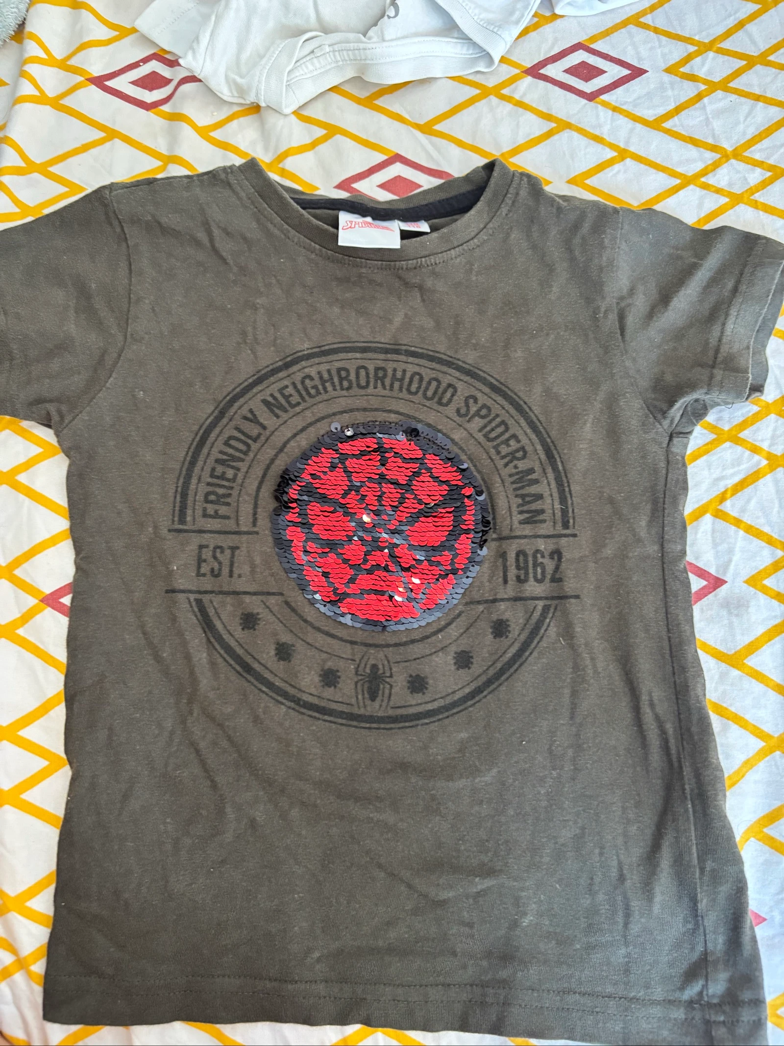 T-shirt vert foncé enfant Marvel spider man réversible 
